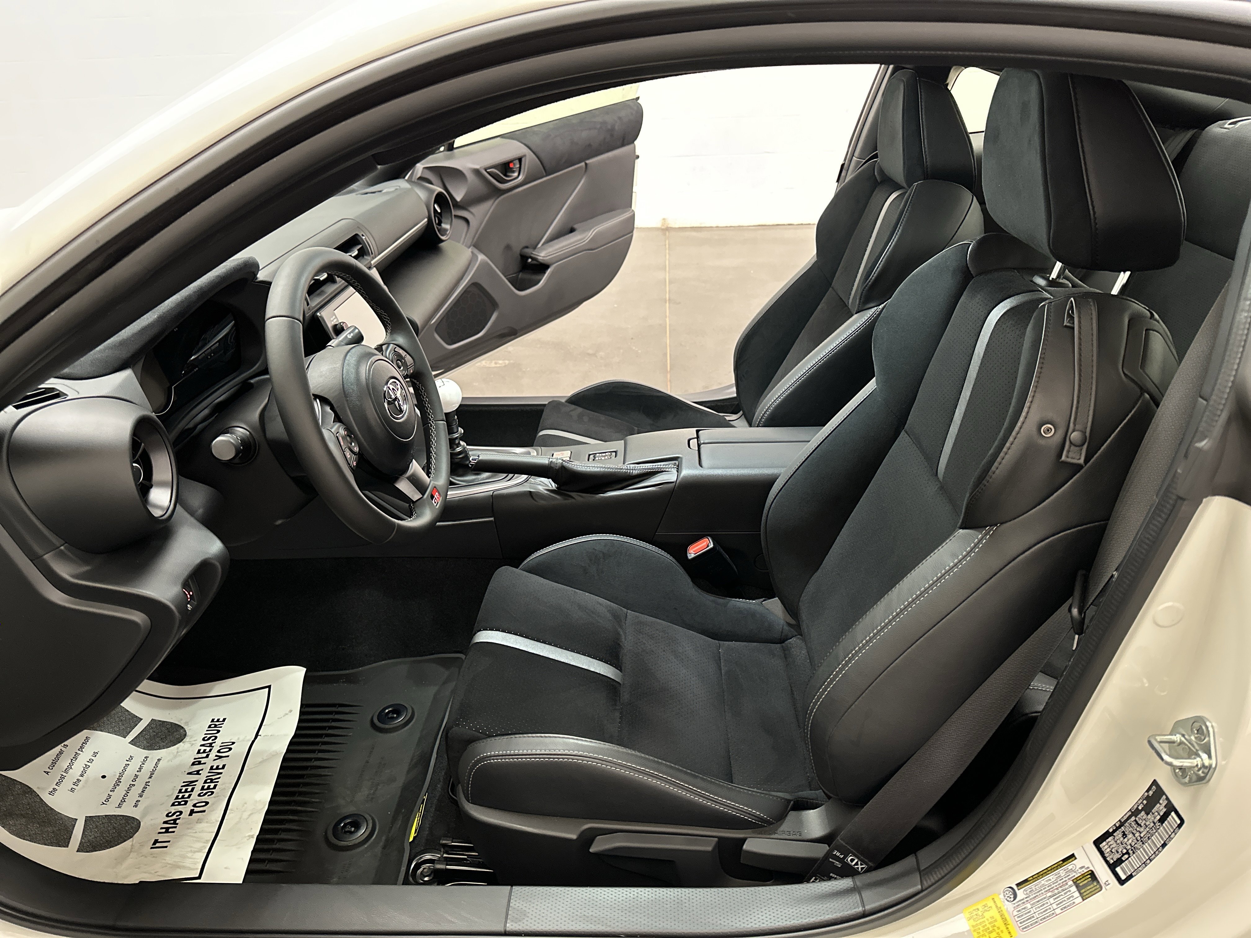 Used 2023 Toyota GR86 Premium w/ ALL Weather Mat Package (TMS) RWD image 13