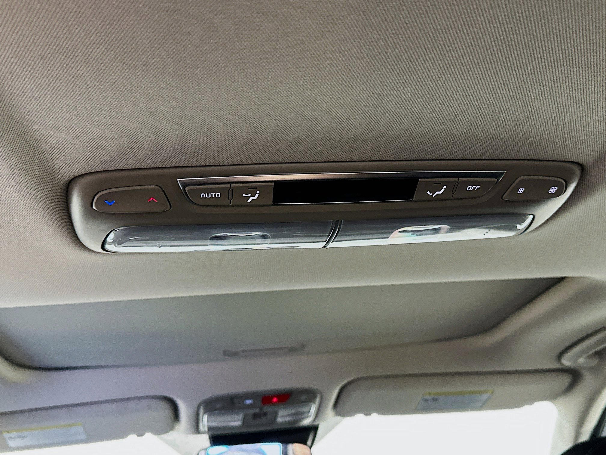 Used 2025 Kia Telluride S FWD image 28