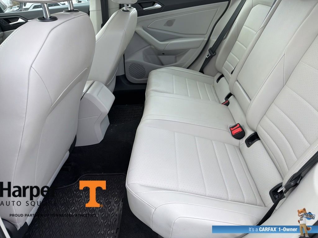 Used 2023 Volkswagen Jetta SE w/ Panoramic Sunroof Package image 10