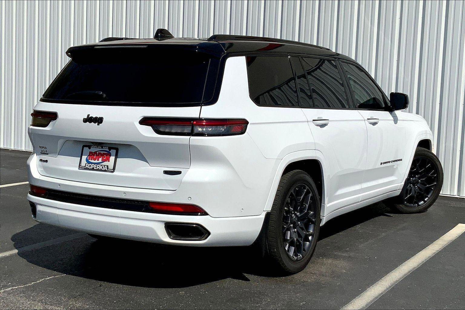 Used 2025 Jeep Grand Cherokee L Summit AWD/4WD image 11