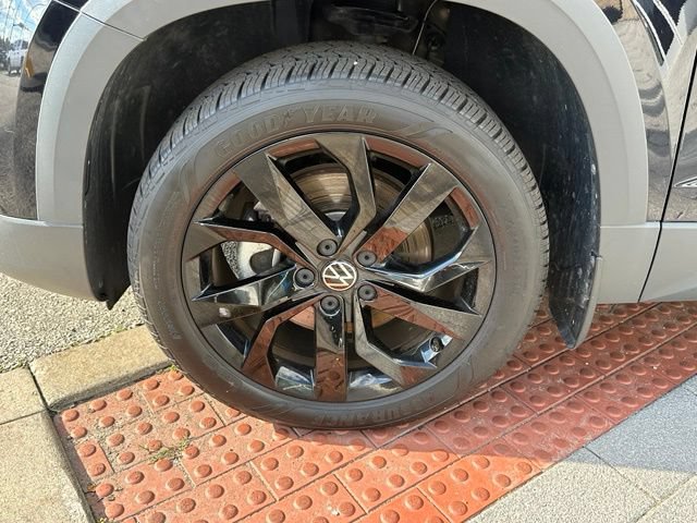 Certified 2022 Volkswagen Taos SE FWD image 9