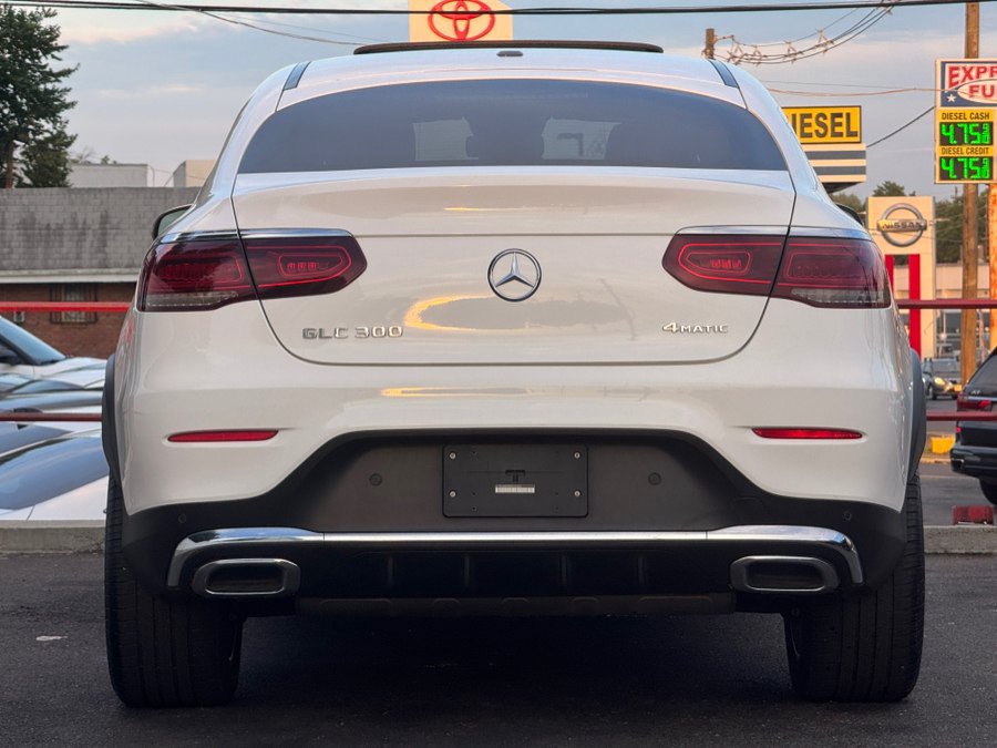 Used 2021 Mercedes-Benz GLC 300 4MATIC Coupe image 6