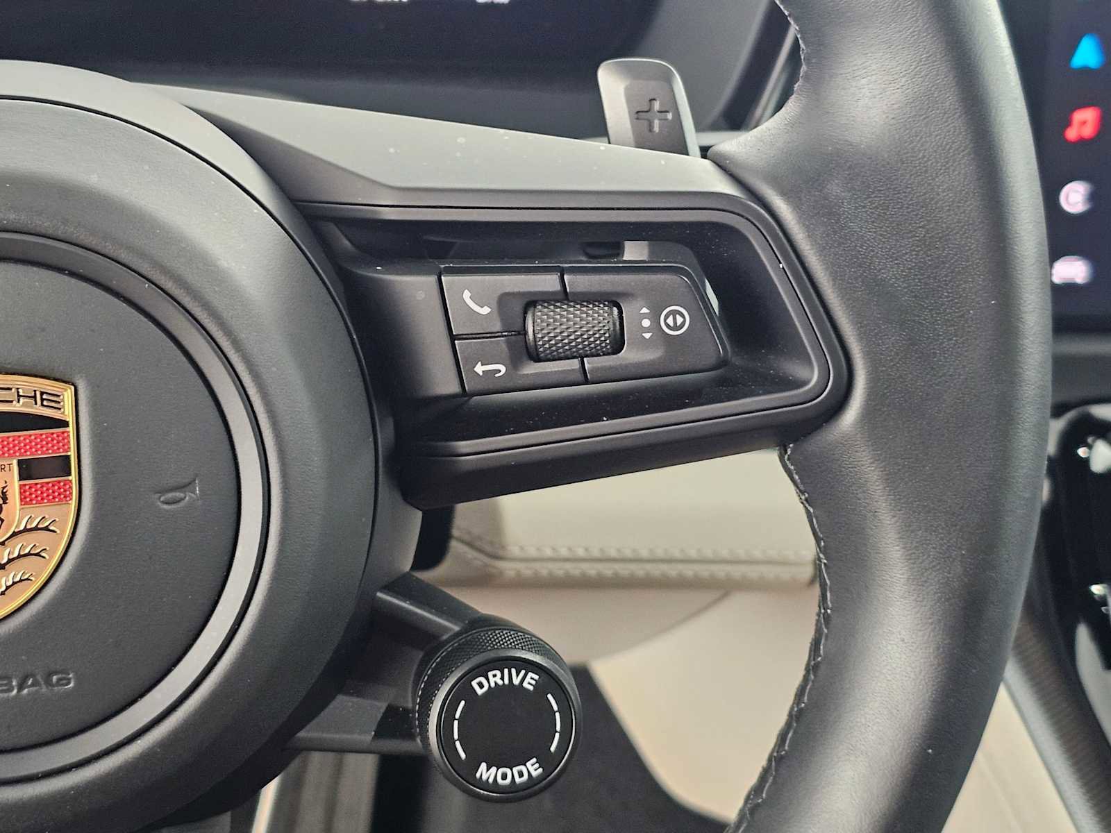 Used 2024 Porsche Panamera 4 image 49