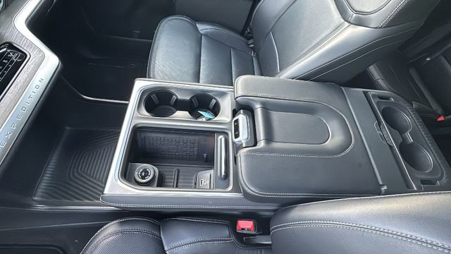 Used 2025 Ford Expedition Platinum AWD/4WD image 23