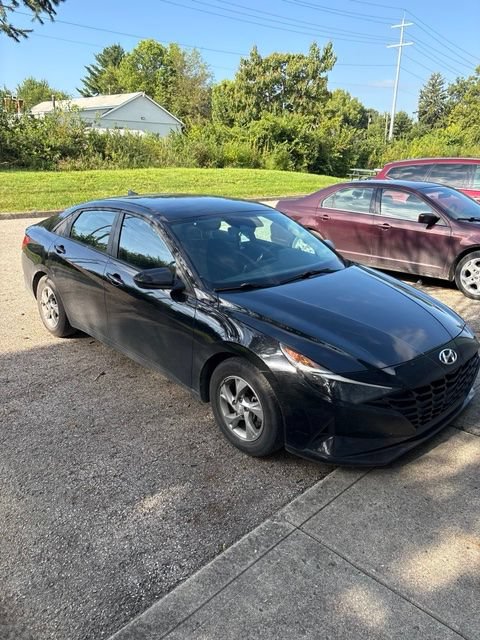 Used 2021 Hyundai Elantra SE FWD image 3