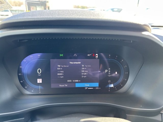 Certified 2023 Volvo XC40 B5 Plus image 25