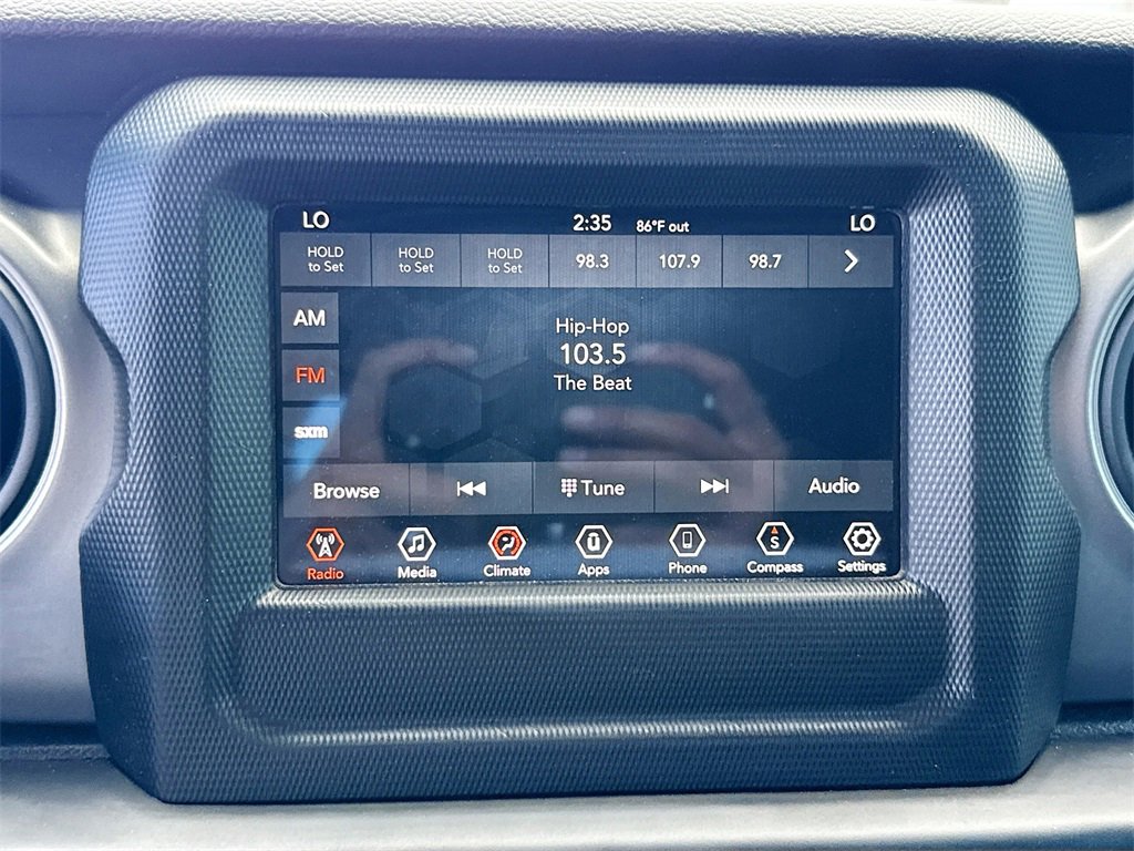 Used 2022 Jeep Gladiator Sport image 16