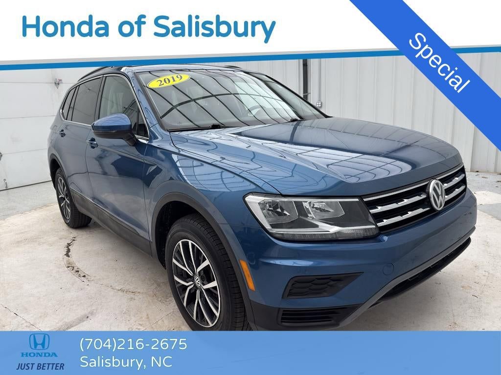 Used 2019 Volkswagen Tiguan SE w/ Panoramic Sunroof Package