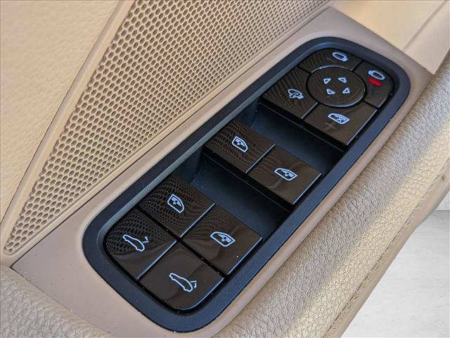 Used 2018 Porsche Panamera 4S AWD/4WD image 11
