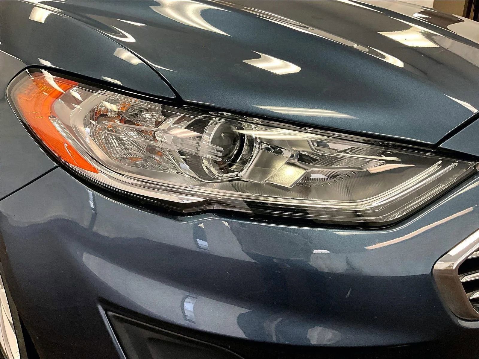 Used 2019 Ford Fusion SE image 28