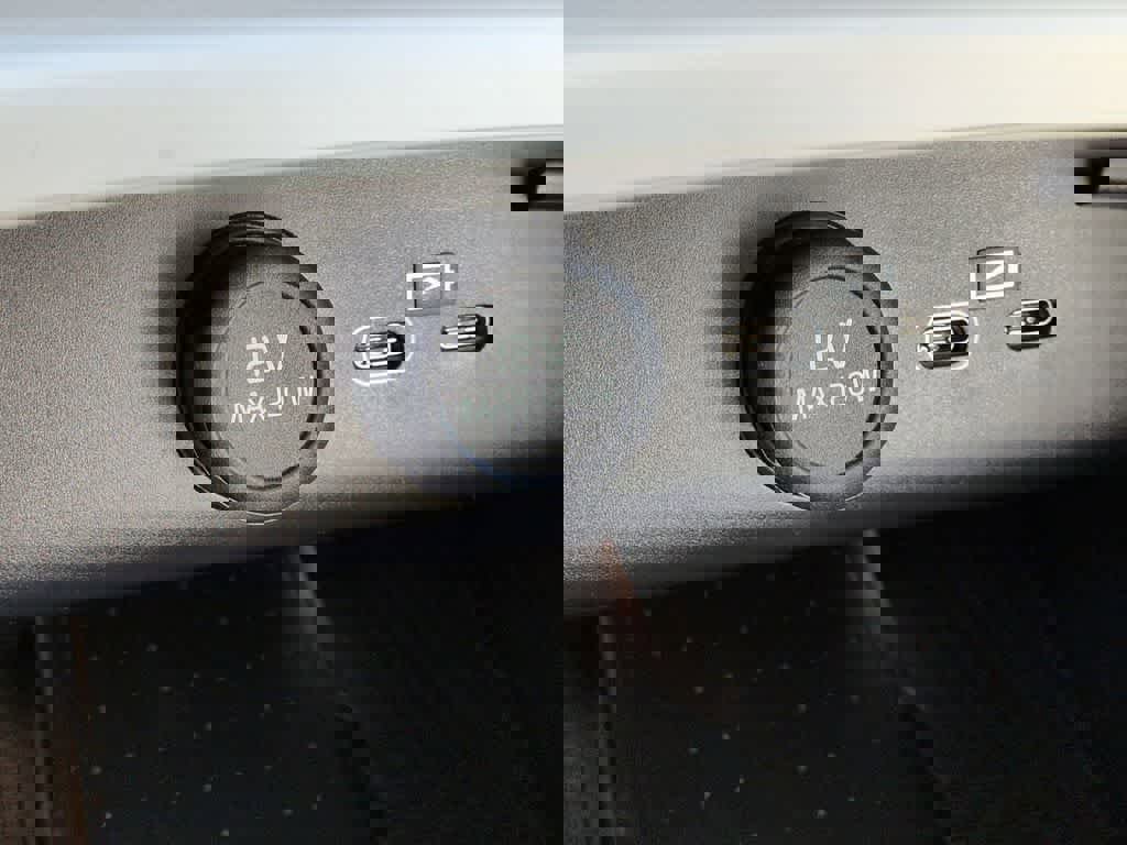 New 2026 Volvo XC40 B5 Ultra w/ Protection Package Premier image 31