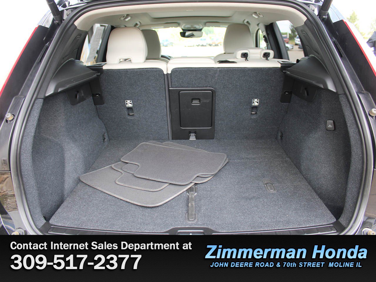 Used 2023 Volvo XC40 B4 Ultimate FWD image 6