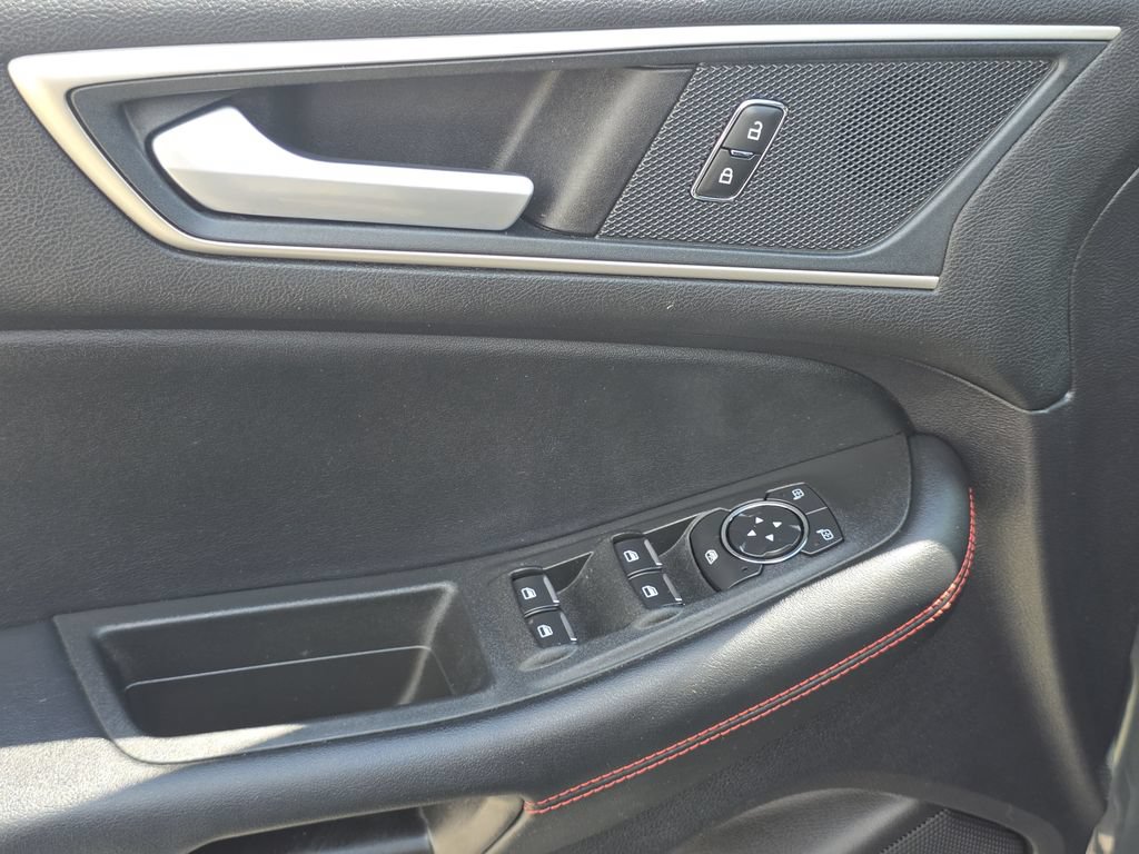 Used 2021 Ford Edge ST-Line AWD/4WD image 28