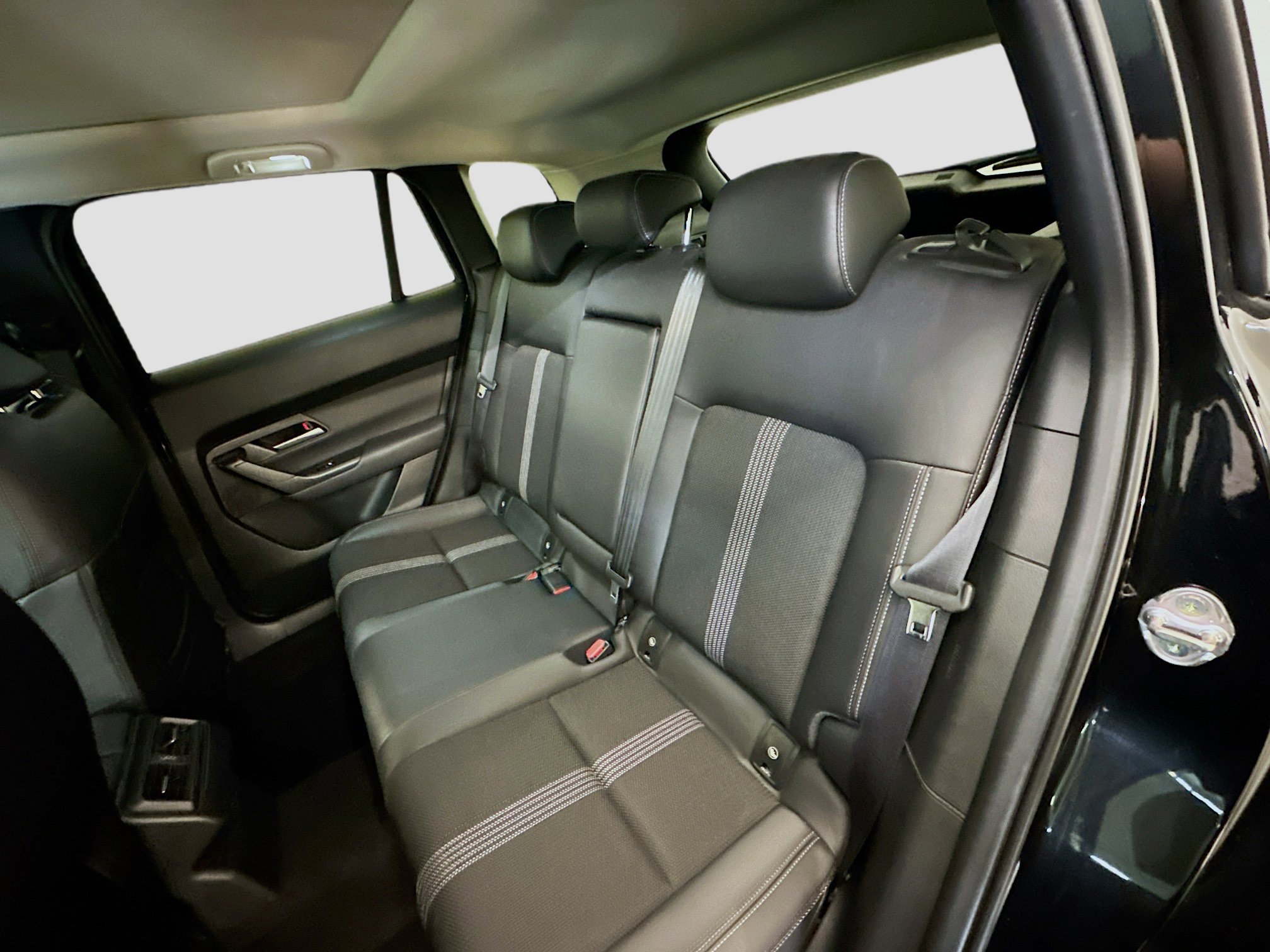 Used 2025 MAZDA CX-50 AWD 2.5 S w/ Premium Package image 30