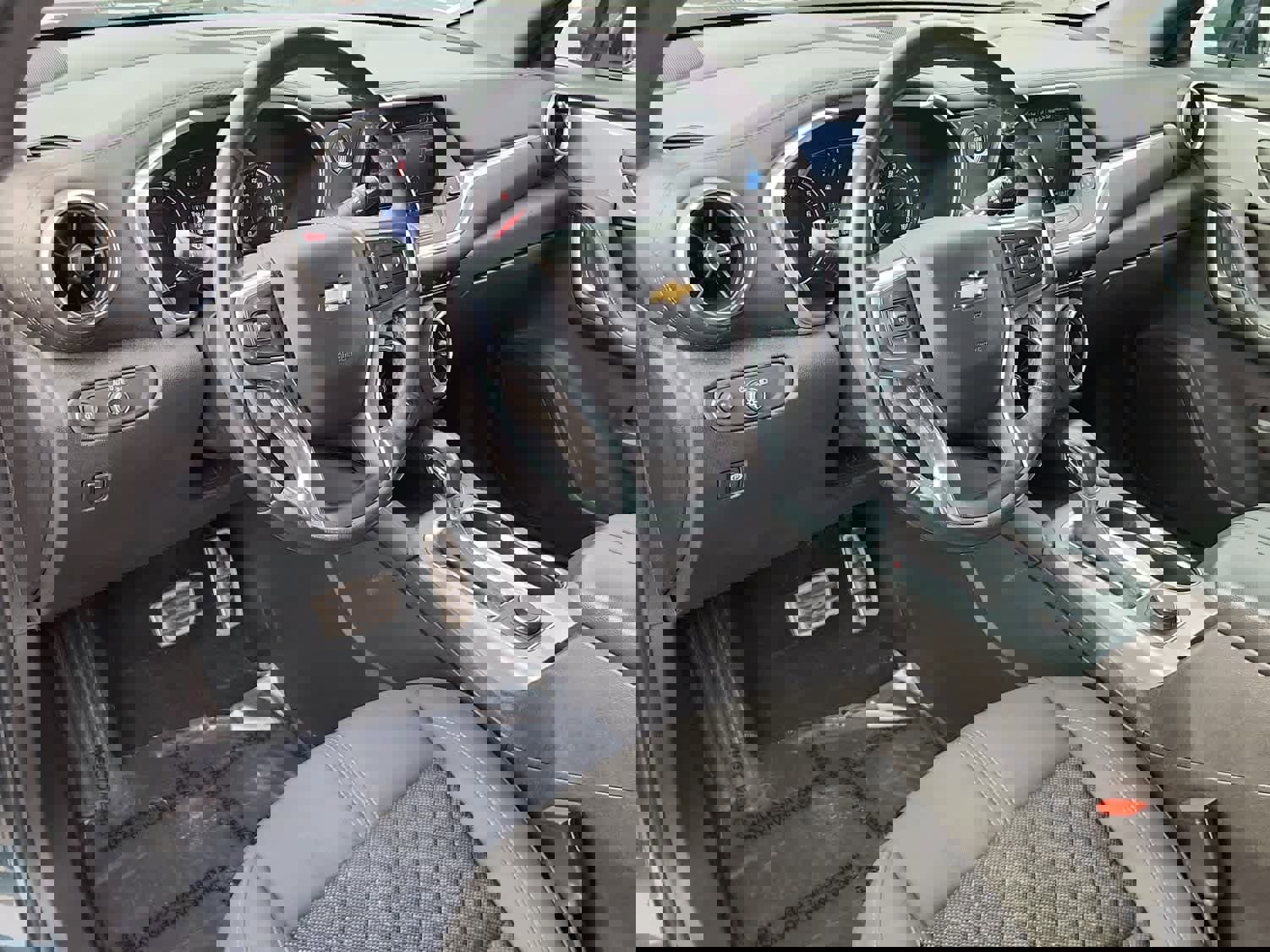 Used 2019 Chevrolet Blazer LT image 11