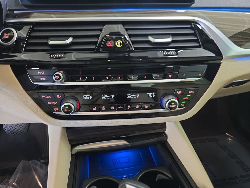 Certified 2022 BMW 530e w/ Convenience Package image 22