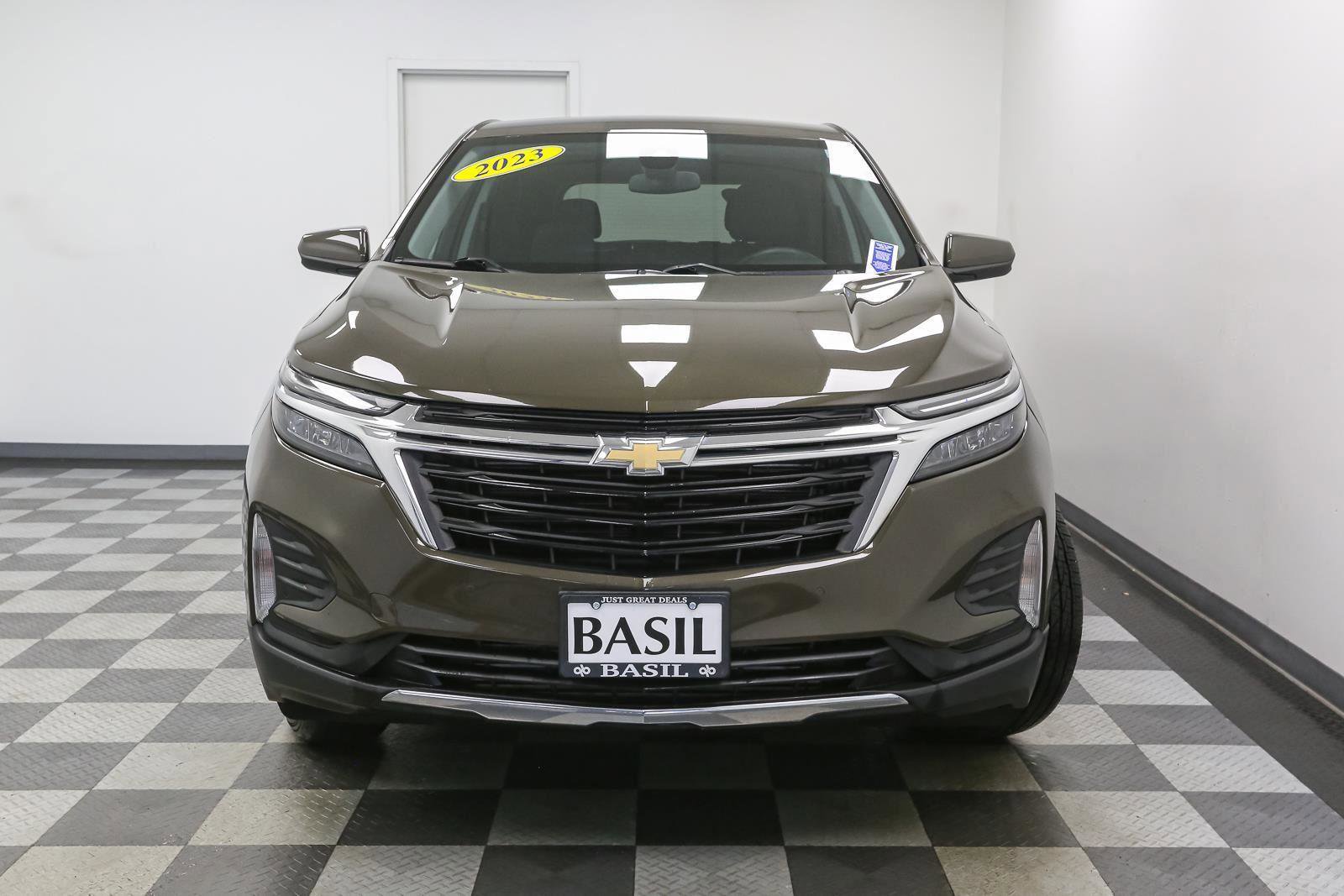 Used 2023 Chevrolet Equinox LT AWD/4WD image 3
