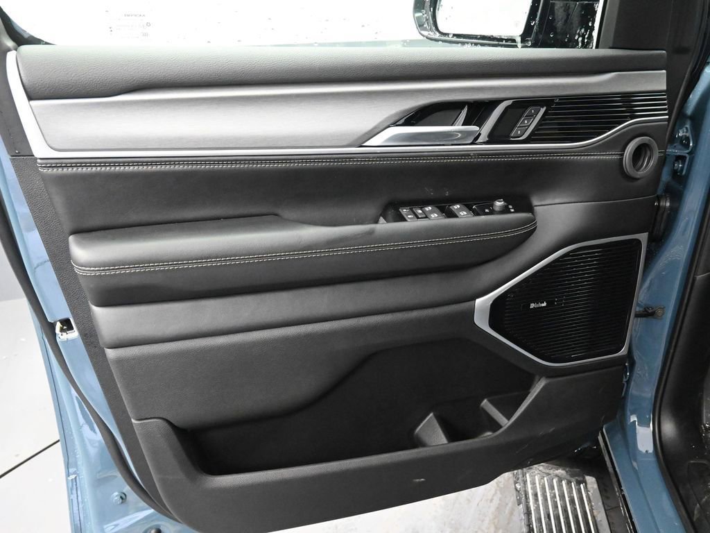 New 2026 Jeep Grand Wagoneer Limited image 14