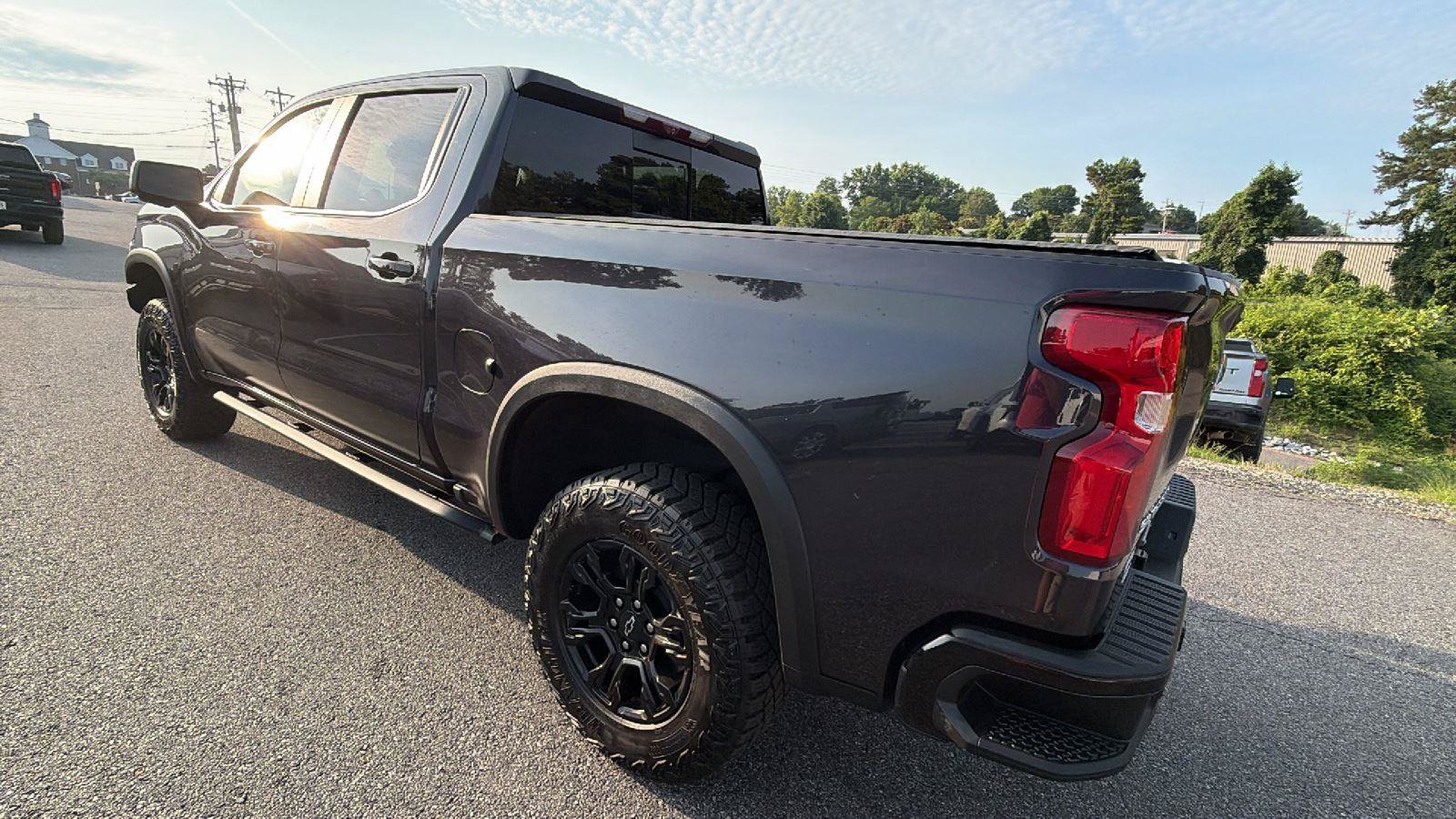 Used 2023 Chevrolet Silverado 1500 ZR2 w/ Technology Package AWD/4WD image 10
