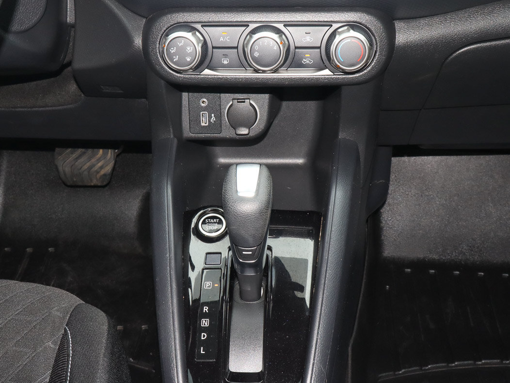Used 2022 Nissan Kicks S FWD image 11