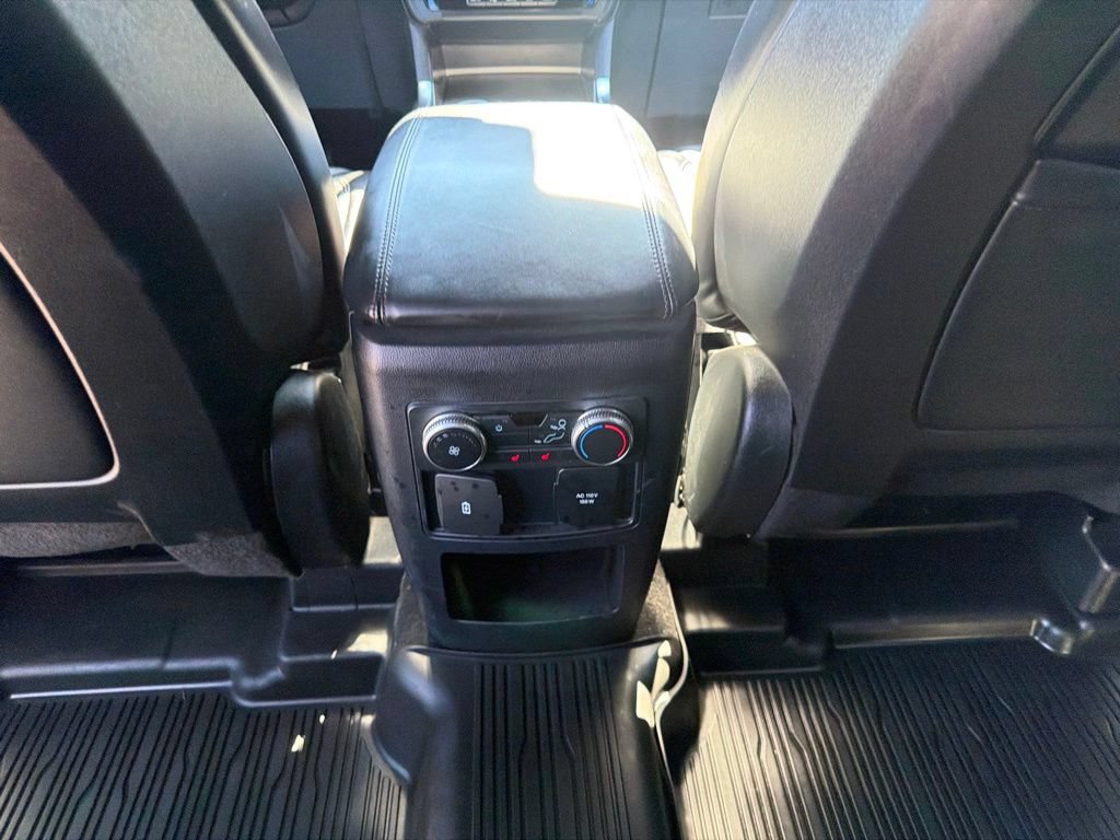 Used 2020 Ford Explorer Platinum w/ Premium Technology Package AWD/4WD image 22