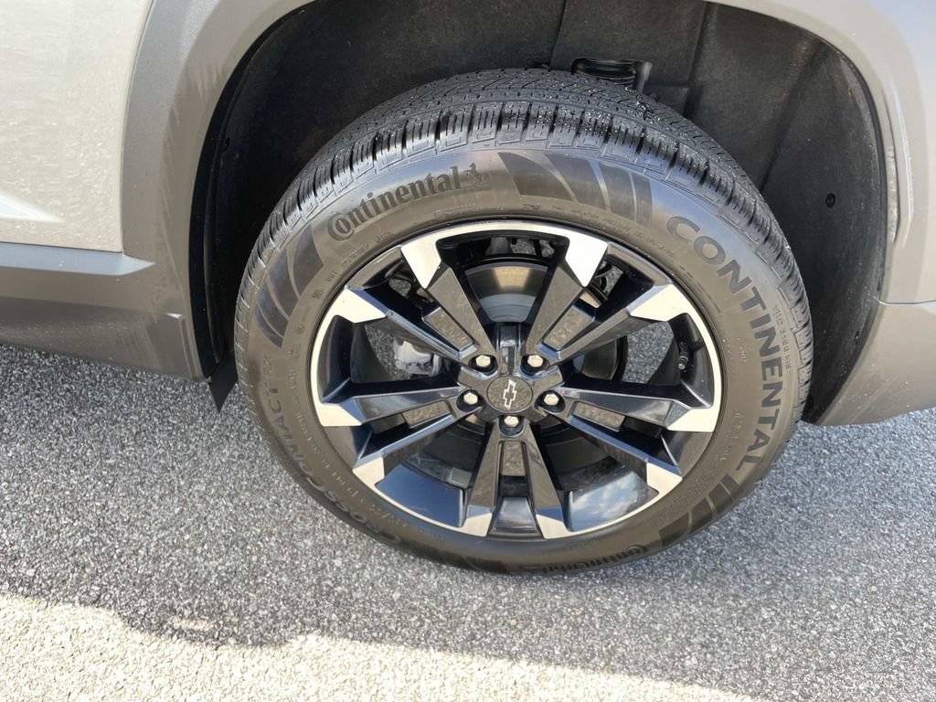 Used 2026 Chevrolet Equinox RS w/ LPO, Floor Liner Package FWD image 10