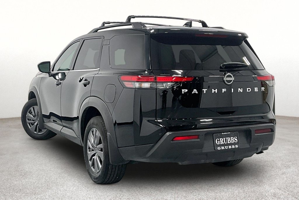 Used 2025 Nissan Pathfinder SV FWD image 12