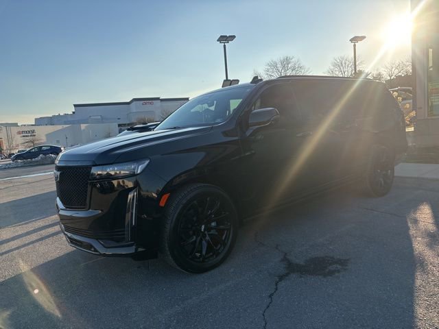 Used 2023 Cadillac Escalade ESV Sport Platinum w/ LPO, ONYX Package image 2