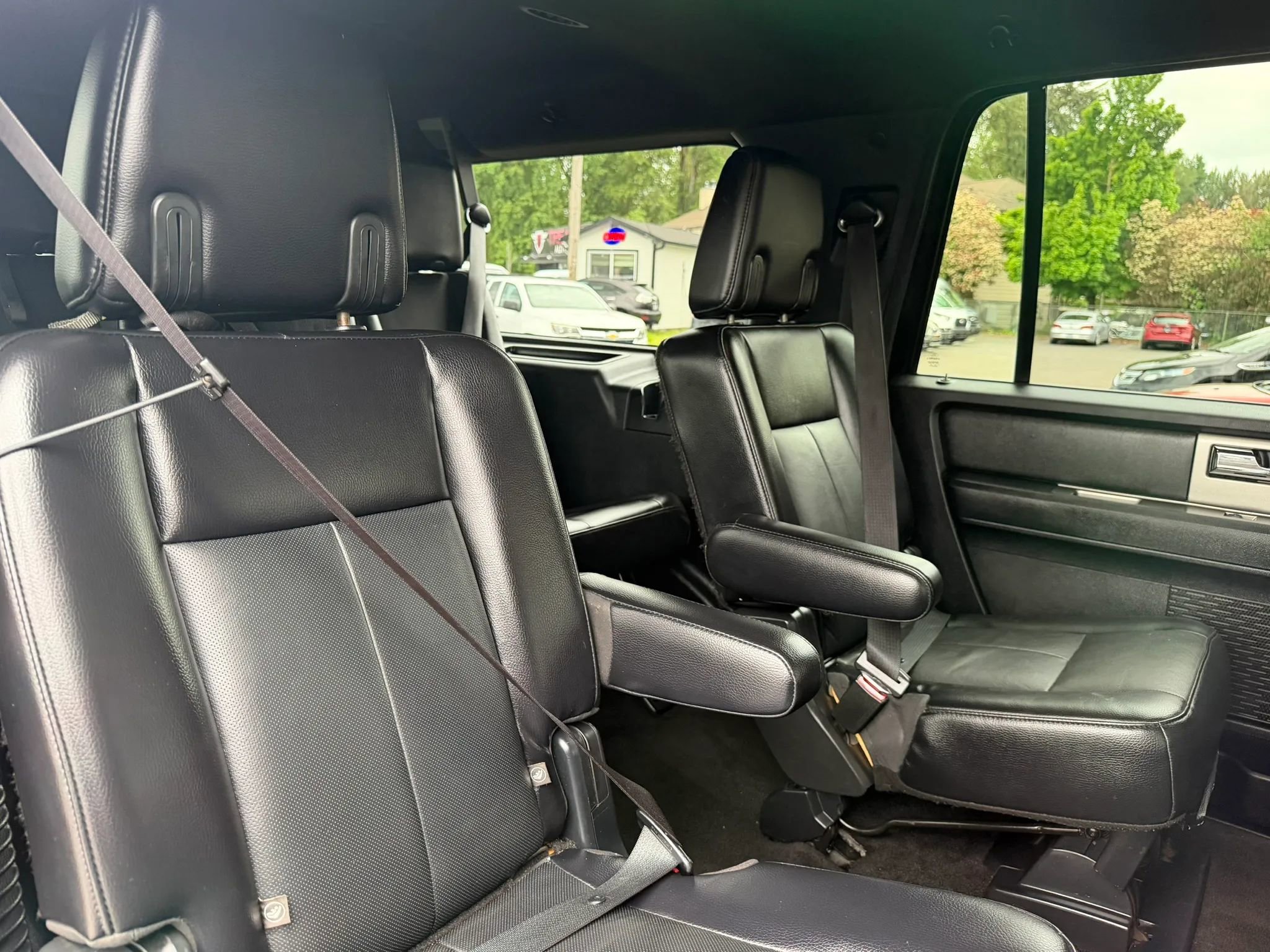 Used 2015 Ford Expedition EL XLT w/ Equipment Group 202A AWD/4WD image 25