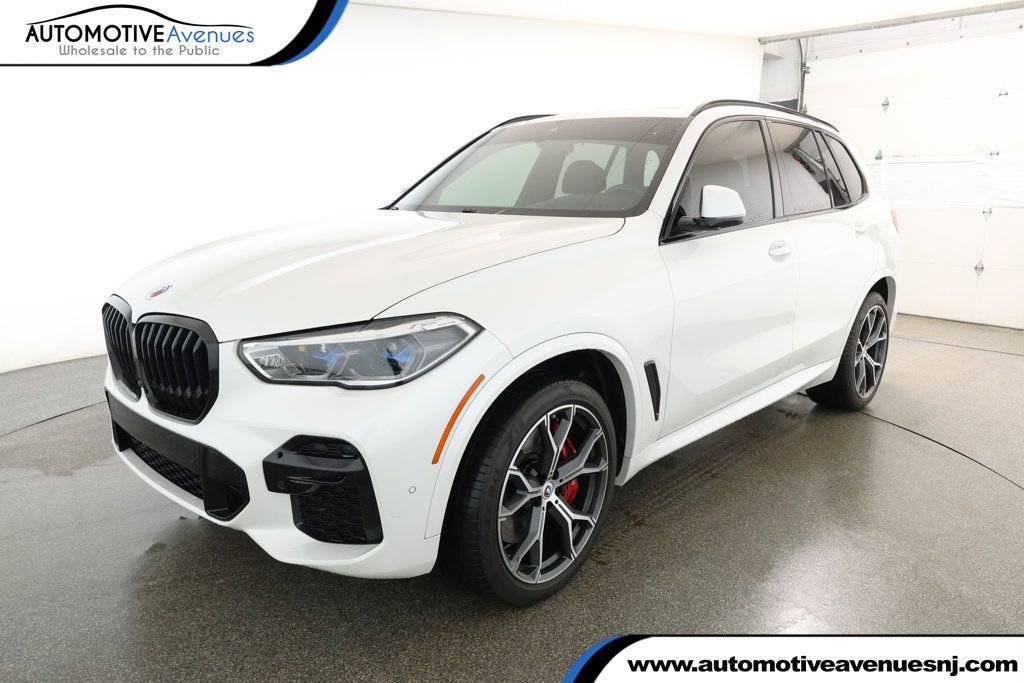 Used 2022 BMW X5 M50i w/ Executive Package image 1