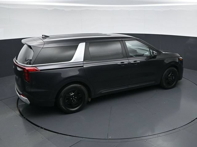 Used 2025 Kia Carnival FWD image 32