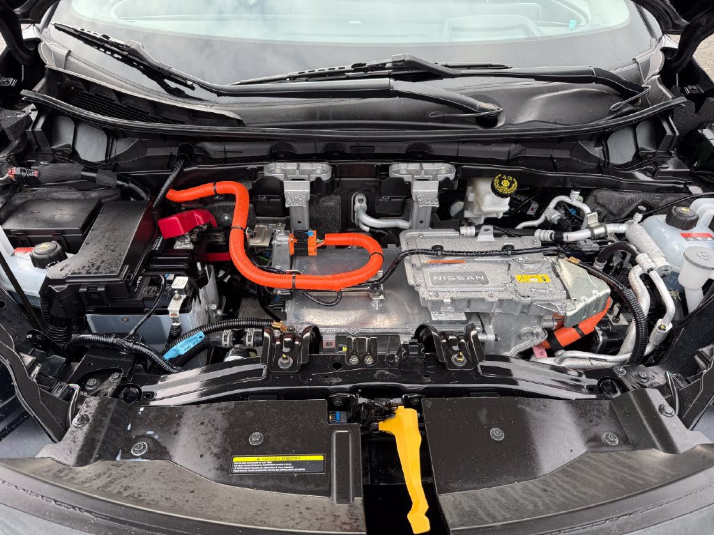 Used 2023 Nissan Ariya FWD image 11