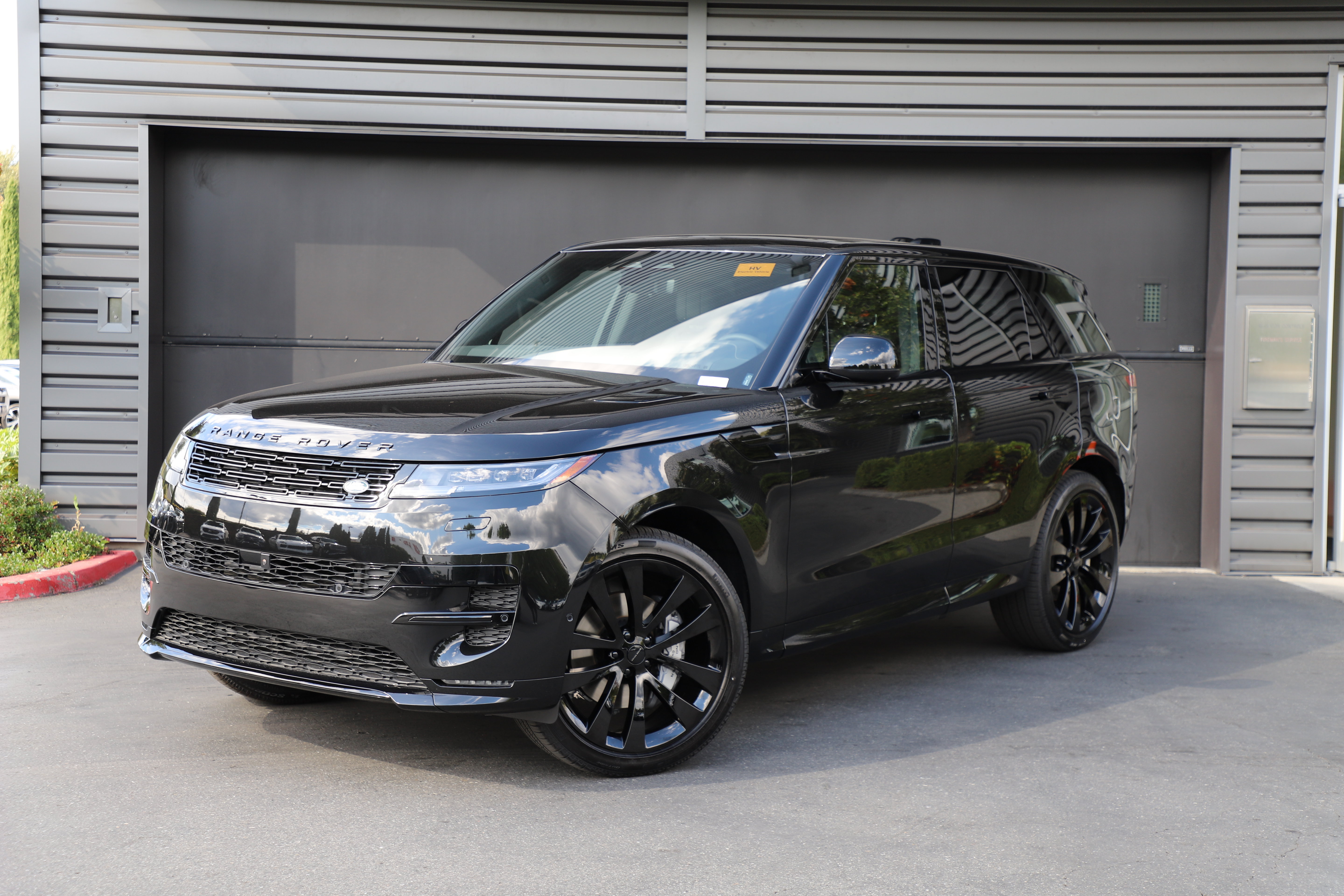 New 2026 Land Rover Range Rover Sport Dynamic SE