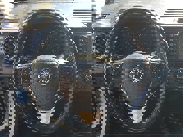 Used 2018 Toyota RAV4 XLE image 18