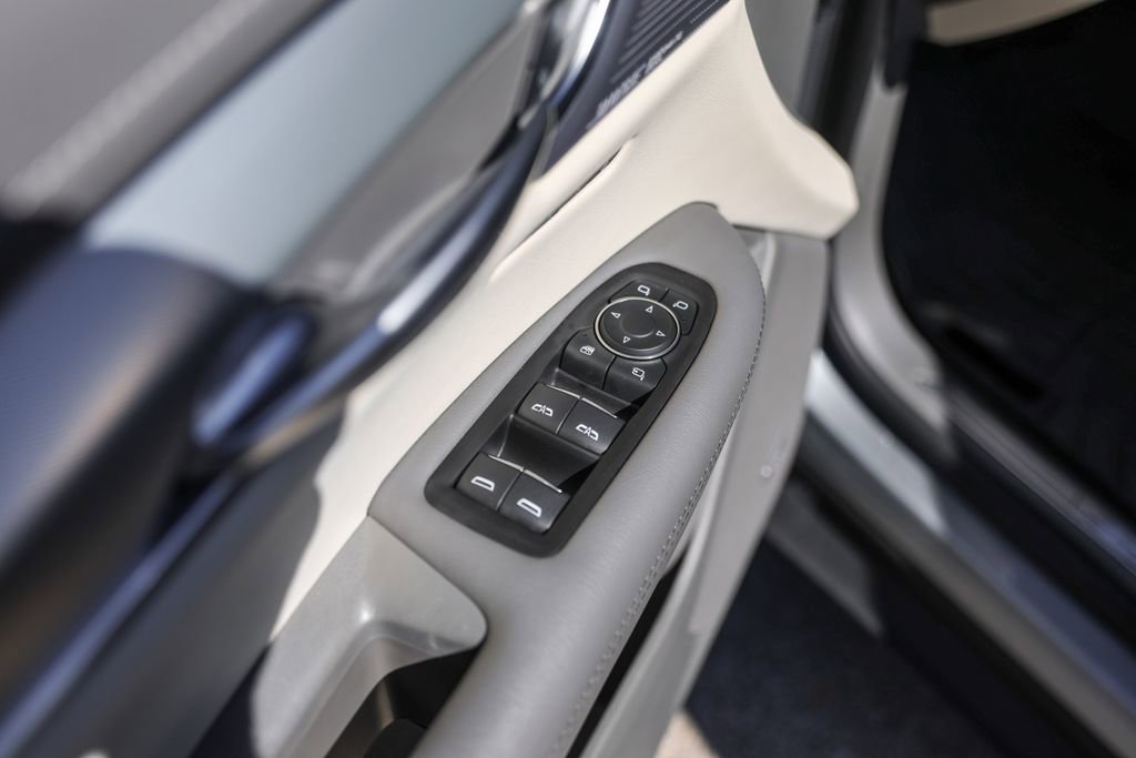 Certified 2023 Cadillac XT5 Premium Luxury w/ Technology Package image 23