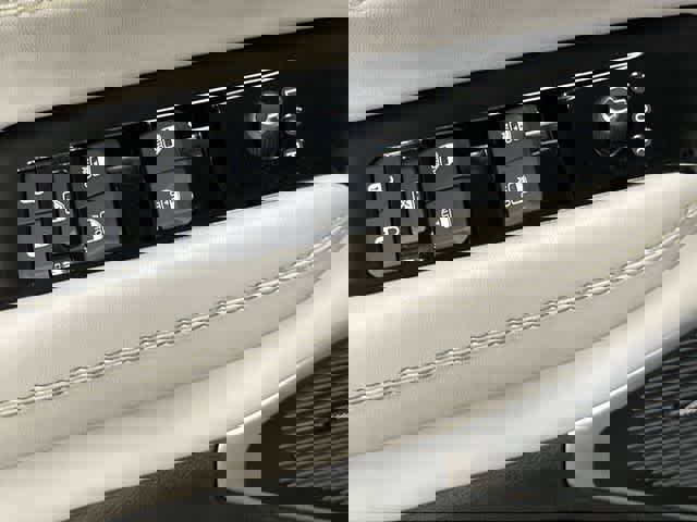 Used 2022 Jeep Wagoneer Series III w/ Convenience Group I AWD/4WD image 19