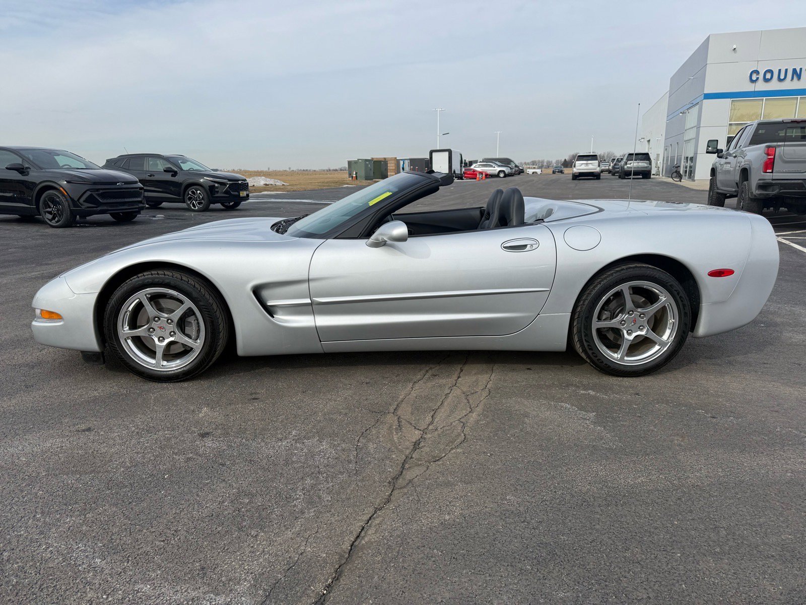 Used 2002 Chevrolet Corvette Convertible w/ Preferred Equipment Group1 RWD video 2