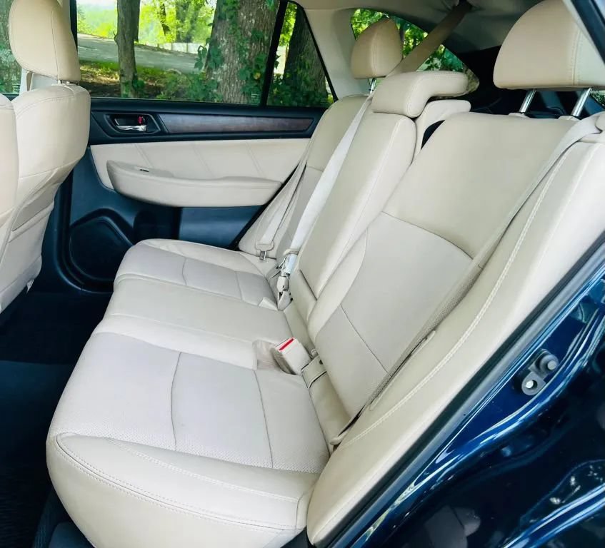 Used 2018 Subaru Outback 3.6R Limited AWD/4WD image 24