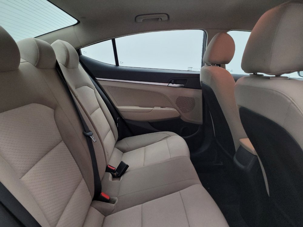 Used 2020 Hyundai Elantra SE image 19