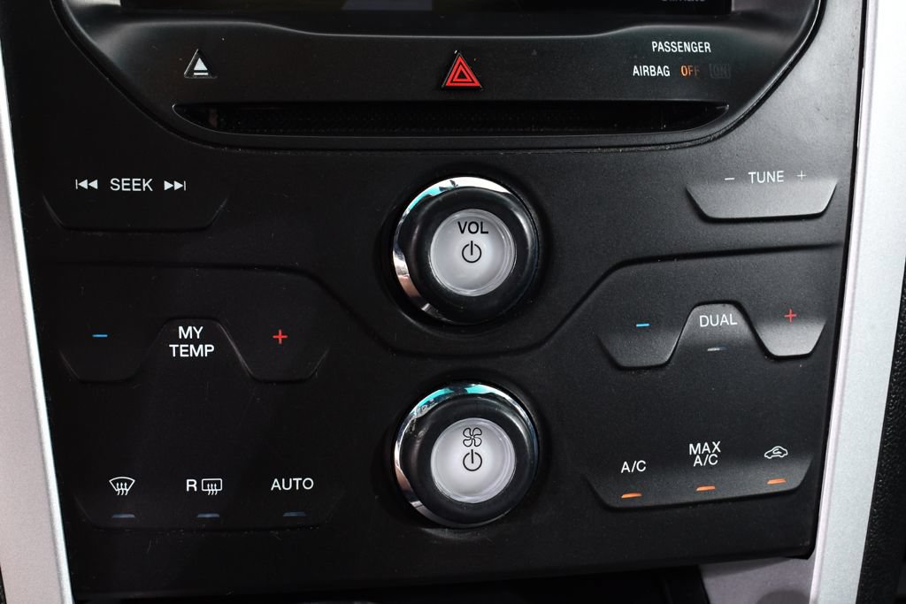 Used 2014 Ford Explorer XLT w/ Equipment Group 202A AWD/4WD image 30