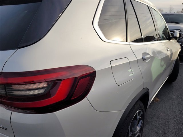 Used 2021 BMW X5 sDrive40i w/ Executive Package 2 image 5