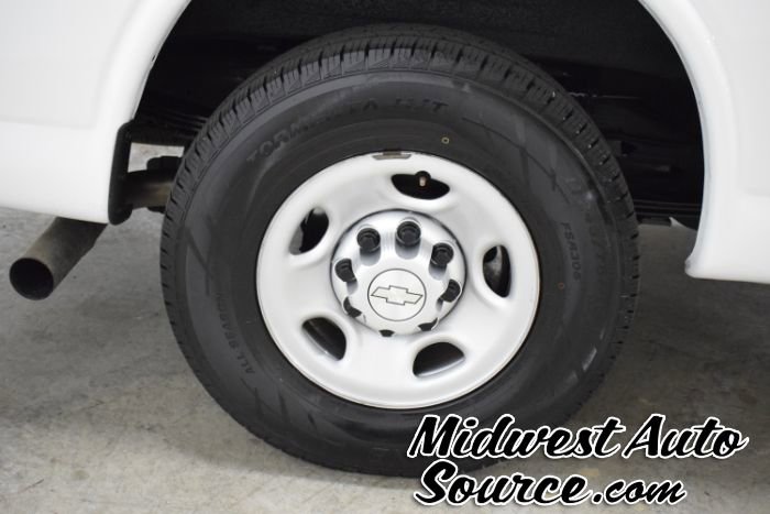 Used 2018 Chevrolet Express 2500 LS w/ Driver Convenience Package RWD image 9