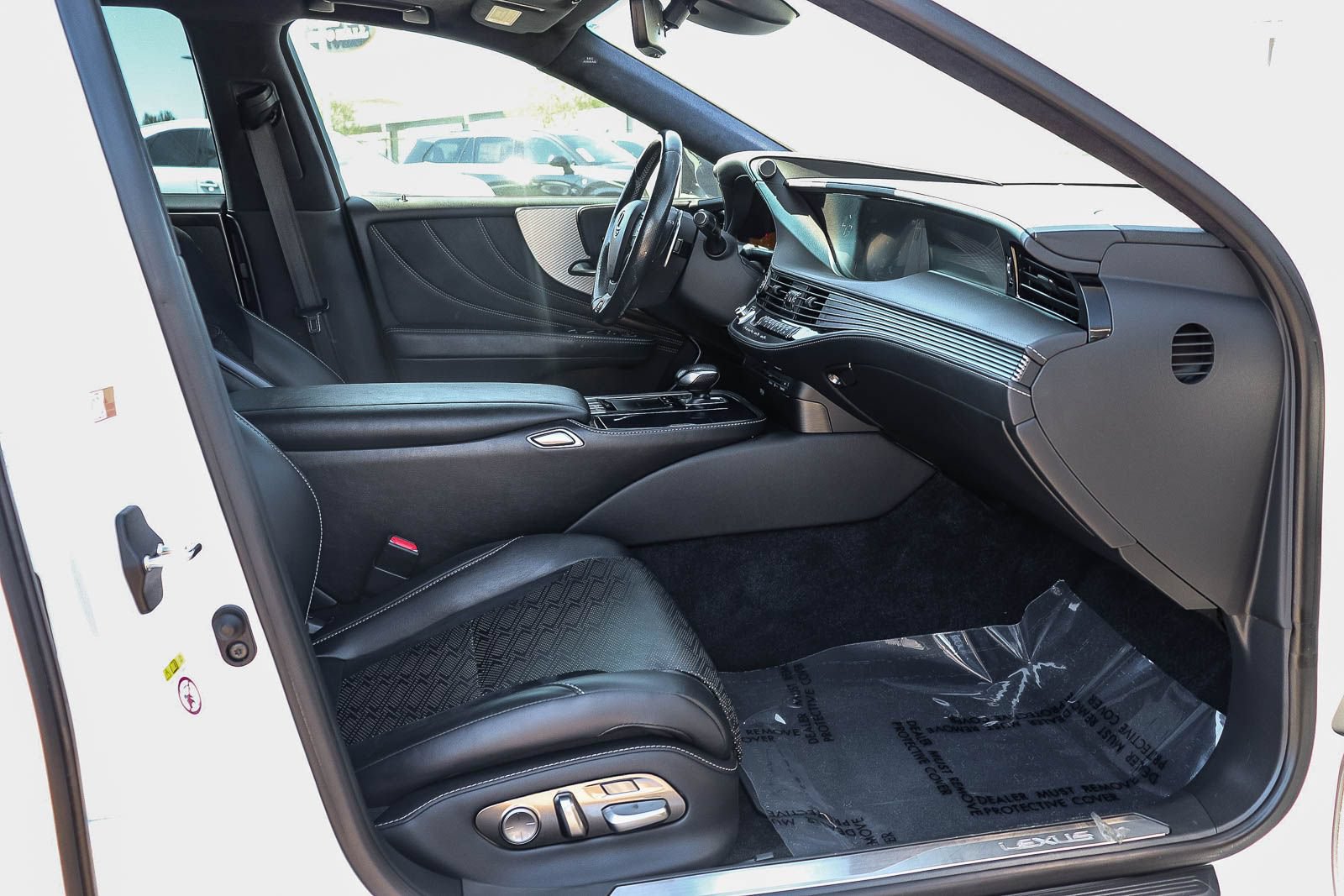 Used 2018 Lexus LS 500 F Sport w/ Accessory Package (Z2) RWD image 19