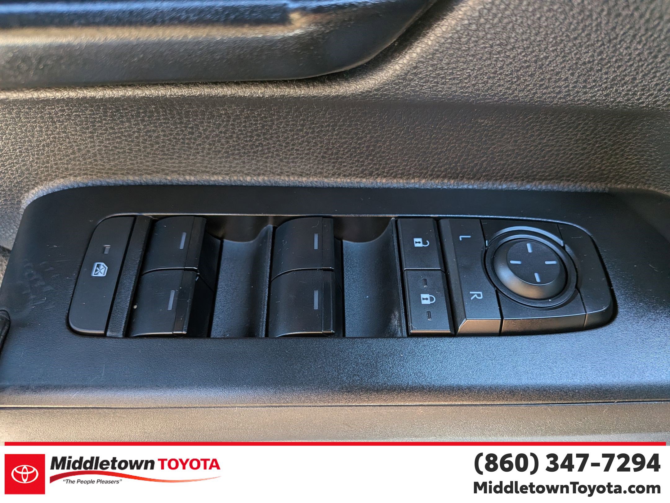 Certified 2024 Toyota Tacoma SR5 AWD/4WD image 12