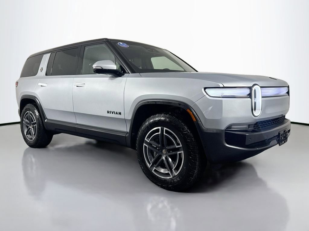 Used 2025 Rivian R1S Adventure image 3