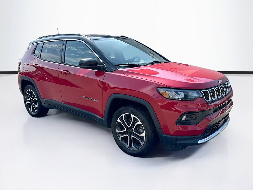 Used 2023 Jeep Compass Limited AWD/4WD image 3