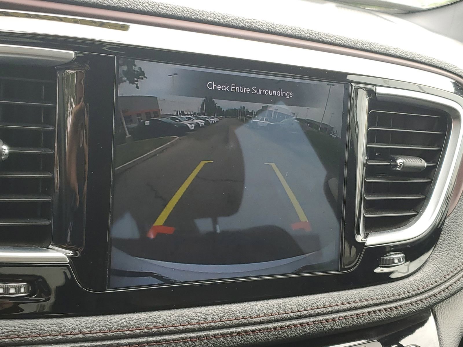 Used 2020 Chrysler Pacifica Limited FWD image 25