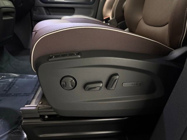 New 2025 Volkswagen ID. Buzz Pro S image 15