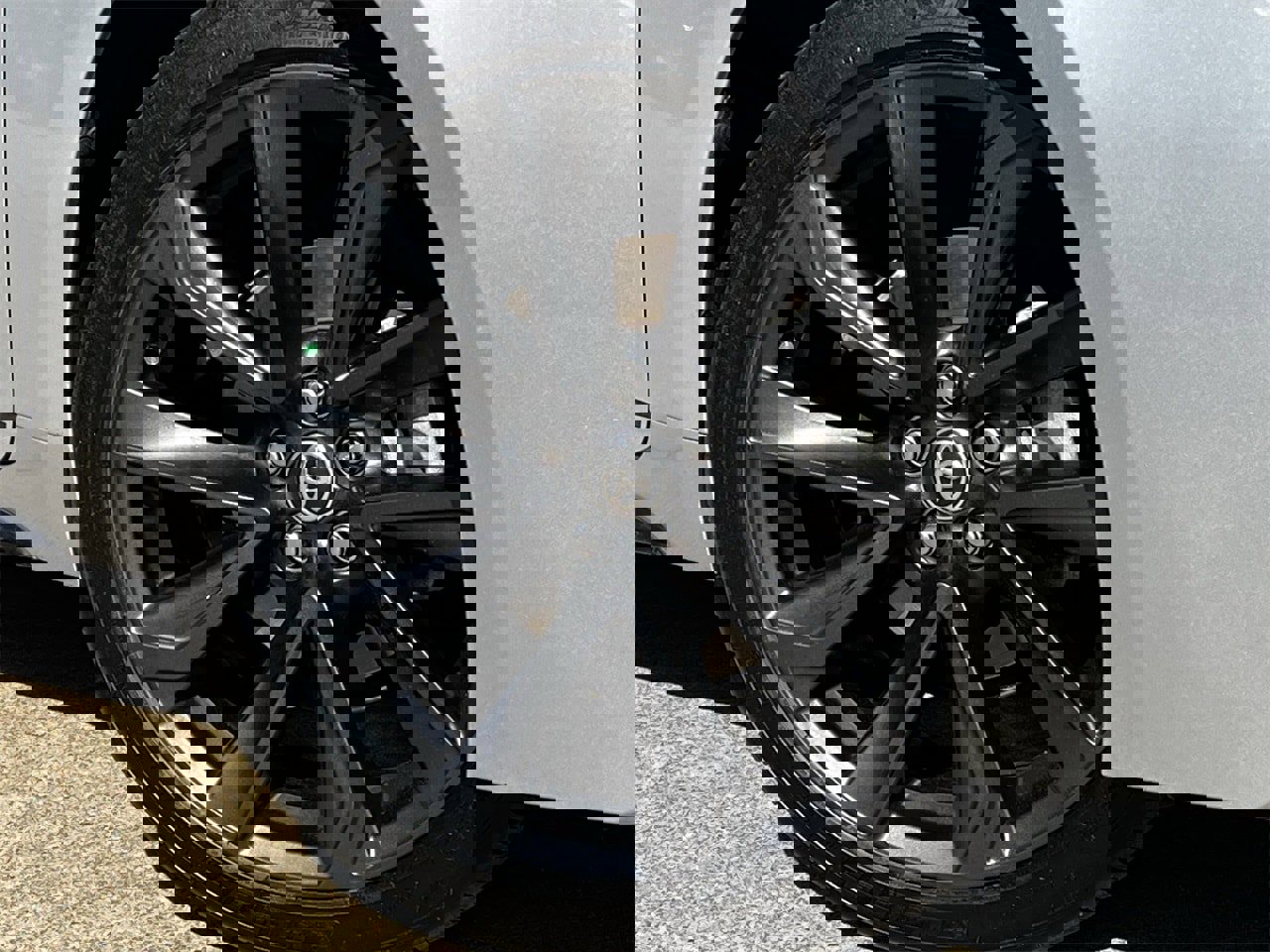 Used 2023 Toyota Corolla SE image 28