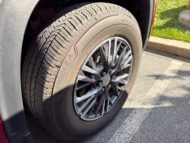 Used 2026 Chevrolet Traverse LT w/ LPO, Floor Liner Package AWD/4WD image 9